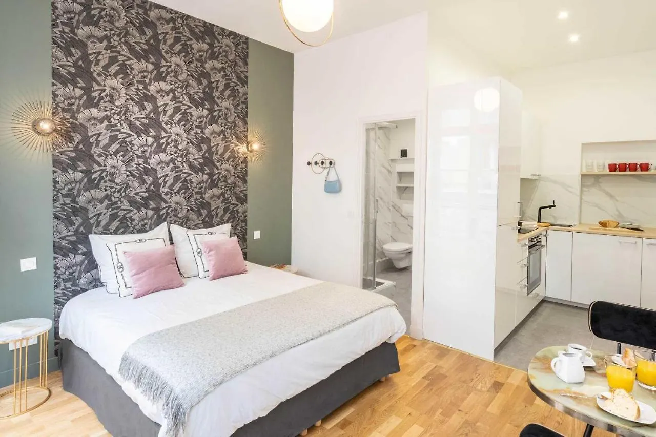 Charming Studio In The Heart Of Belleville Paris 0*,